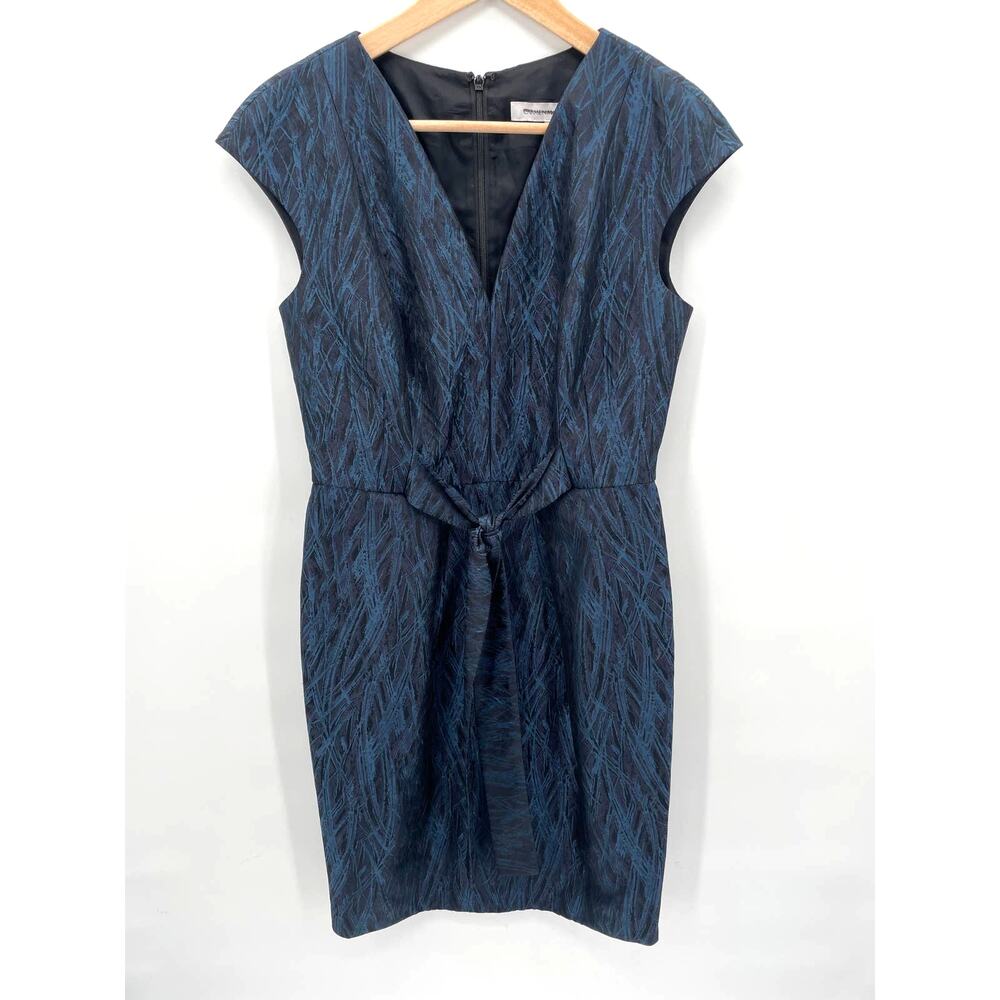 Carmen Marc Valvo Navy Textured Tie Waist V Neck Formal Dress // 10